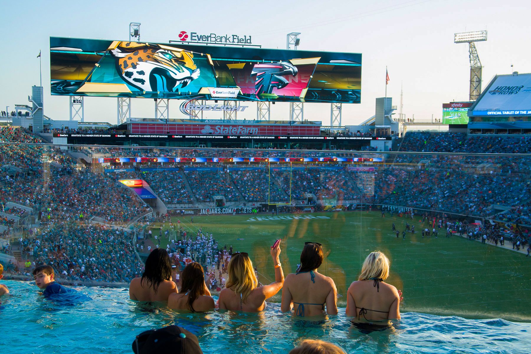 What's Jacksonville Jaguars Pool Like? Stadium Experience
