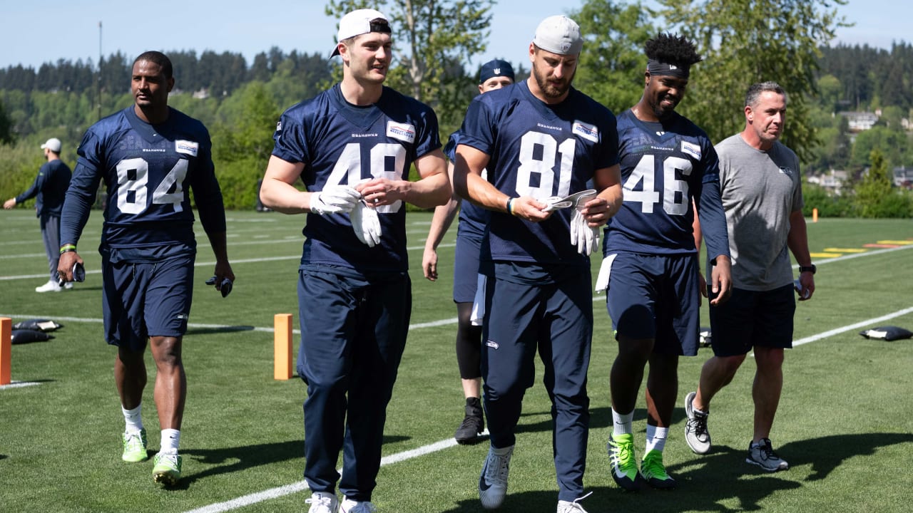 Who Does Seahawks Play Tomorrow